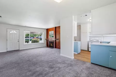 Living - 5437 Robertson Ave, Carmichael, CA 95608 photo 7 of 8