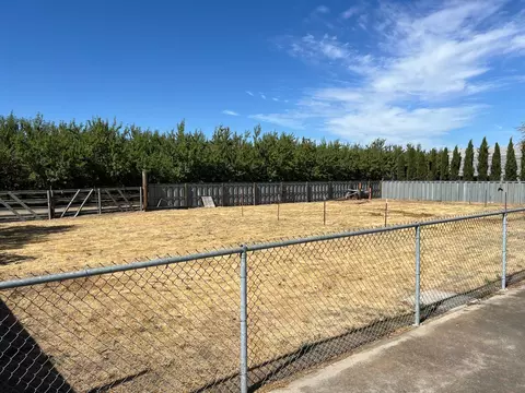 Exterior - 5601 Northland Rd, Manteca, CA 95336 photo 13 of 20