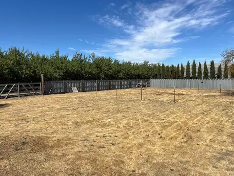 Exterior - 5601 Northland Rd, Manteca, CA 95336 photo 14 of 20