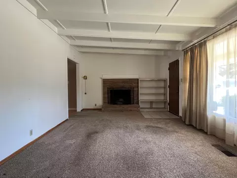 Living - 5601 Northland Rd, Manteca, CA 95336 photo 4 of 5