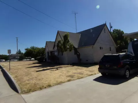 617 N Stockton Ave, Ripon, CA 95366 photo 2