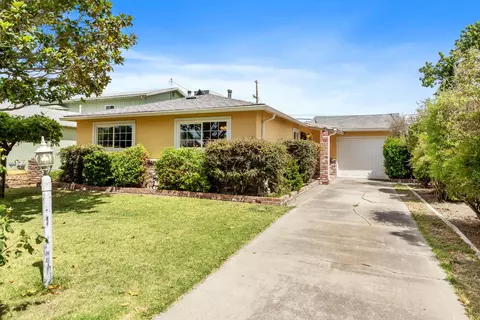 217 E 21st St, Tracy, CA 95376 photo 1