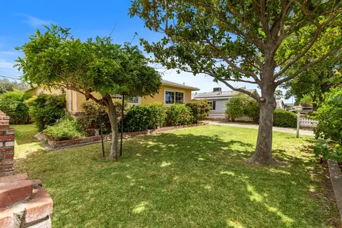 217 E 21st St, Tracy, CA 95376 photo 4