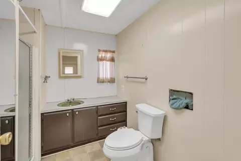 Bath - 12217 Keating Rd, Wilton, CA 95693 photo 7 of 8