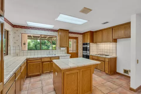 Kitchen - 12217 Keating Rd, Wilton, CA 95693 photo 2 of 9