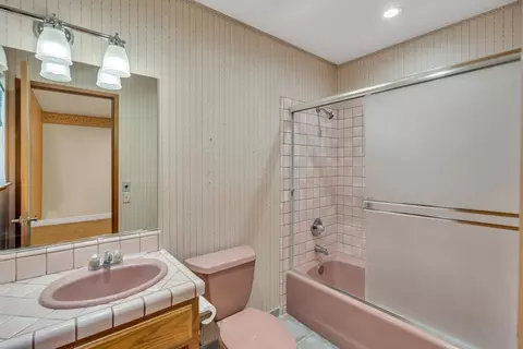 Bath - 12217 Keating Rd, Wilton, CA 95693 photo 1 of 8