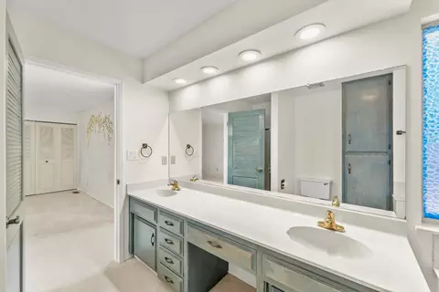 Bath - 2021 Cabrillo Cir, Lodi, CA 95242 photo 1 of 3