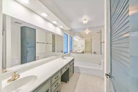 Bath - 2021 Cabrillo Cir, Lodi, CA 95242 photo 2 of 3