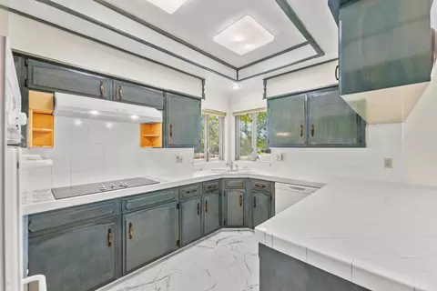 Kitchen - 2021 Cabrillo Cir, Lodi, CA 95242 photo 5 of 6