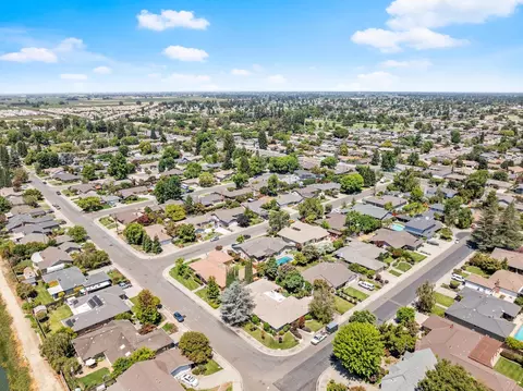 View/Area - 2021 Cabrillo Cir, Lodi, CA 95242 photo 4 of 5