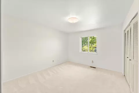 Bedroom - 2021 Cabrillo Cir, Lodi, CA 95242 photo 6 of 8