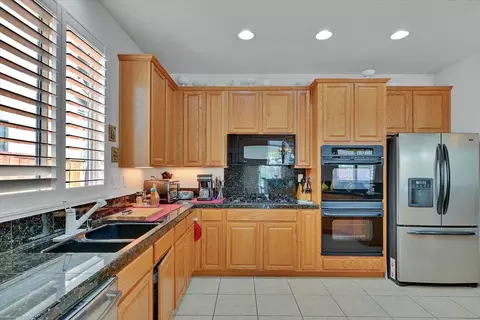 2040 Maverick Dr, Plumas Lake, CA 95961 photo 12