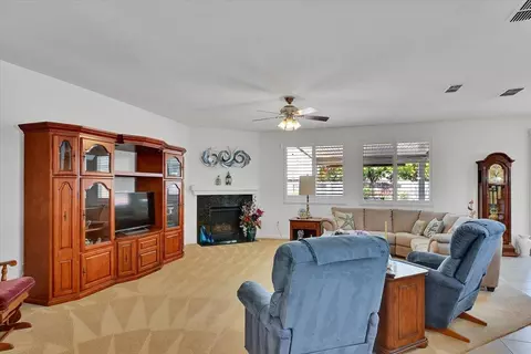 2040 Maverick Dr, Plumas Lake, CA 95961 photo 6