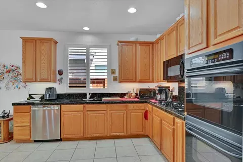 2040 Maverick Dr, Plumas Lake, CA 95961 photo 11