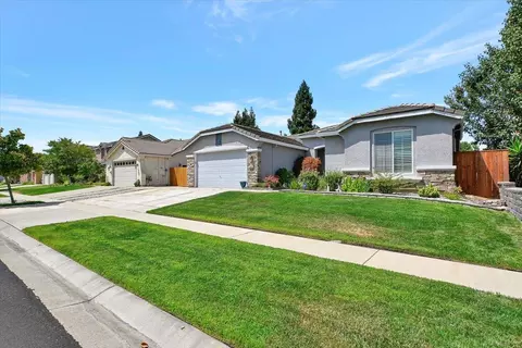 2040 Maverick Dr, Plumas Lake, CA 95961 photo 3
