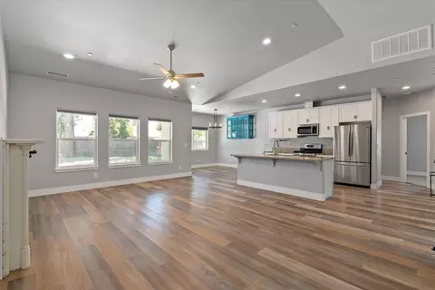 Living - 245 N Ventura, Willows, CA 95988 photo 3 of 4
