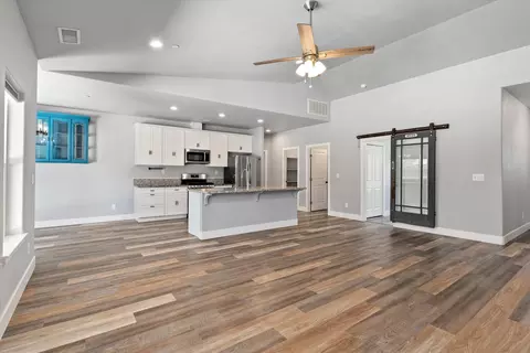Living - 245 N Ventura, Willows, CA 95988 photo 2 of 4