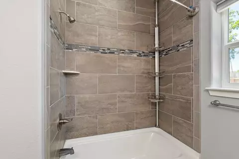 Bath - 245 N Ventura, Willows, CA 95988 photo 2 of 4