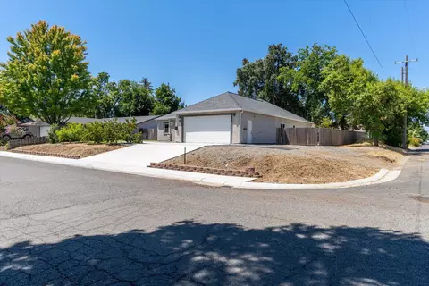 Exterior - 245 N Ventura, Willows, CA 95988 photo 4 of 12