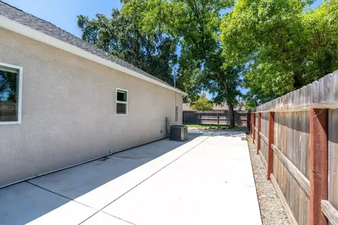 Exterior - 245 N Ventura, Willows, CA 95988 photo 8 of 12