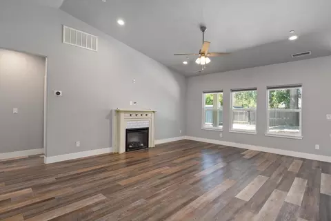 Living - 245 N Ventura, Willows, CA 95988 photo 4 of 4