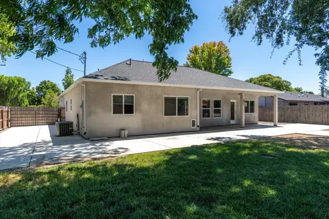 Exterior - 245 N Ventura, Willows, CA 95988 photo 9 of 12