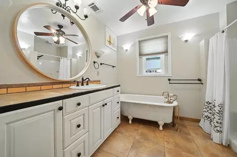 Bath - 10201 Argonaut Dr, Jackson, CA 95642 photo 2 of 3