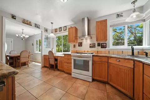 Kitchen - 10201 Argonaut Dr, Jackson, CA 95642 photo 5 of 6