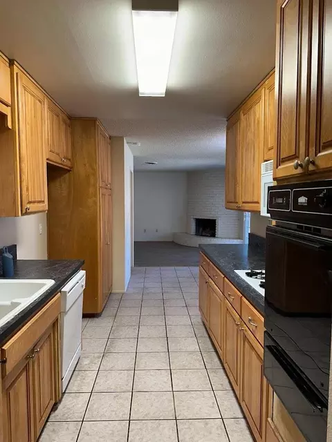 1409 Carma Way, Modesto, CA 95356 photo 2
