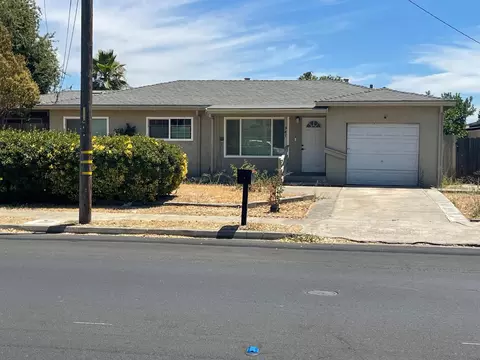 941 E St, Oakdale, CA 95361 photo 1