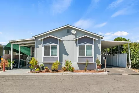 8207 Wildfire Ln, Sacramento, CA 95828