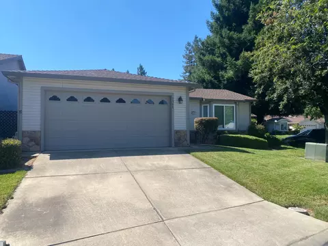 7566 Sunmore Ln, Sacramento, CA 95828