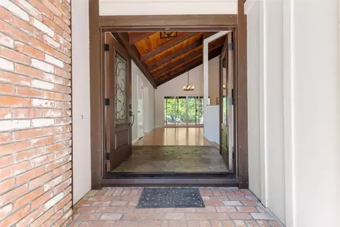 Entry Way - 17867 Brewer Rd, Grass Valley, CA 95949 photo 2 of 6