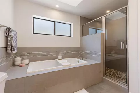 Bath - 17867 Brewer Rd, Grass Valley, CA 95949 photo 1 of 6