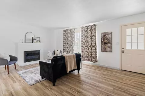 Living - 1575 Bondy Ln, Tracy, CA 95376 photo 2 of 6