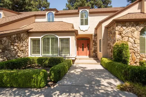 925 Scenic Ct, Modesto, CA 95355