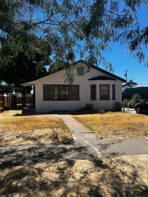 106 E Main St, Merced, CA 95340