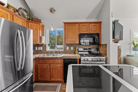 Kitchen - 3541 Val Verde Rd, Loomis, CA 95650 photo 7 of 7