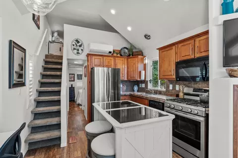 Kitchen - 3541 Val Verde Rd, Loomis, CA 95650 photo 6 of 7