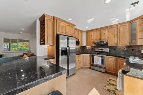 Kitchen - 3541 Val Verde Rd, Loomis, CA 95650 photo 3 of 7