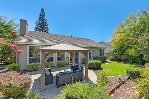 Exterior - 718 Hunter Pl, Folsom, CA 95630 photo 4 of 9