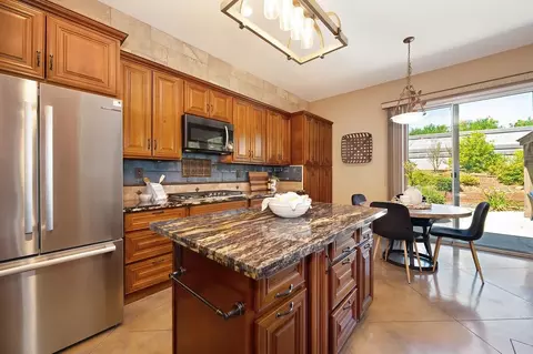 Kitchen - 718 Hunter Pl, Folsom, CA 95630 photo 2 of 5