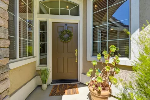 Entry Way - 718 Hunter Pl, Folsom, CA 95630 photo 1 of 3