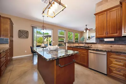 Kitchen - 718 Hunter Pl, Folsom, CA 95630 photo 1 of 5