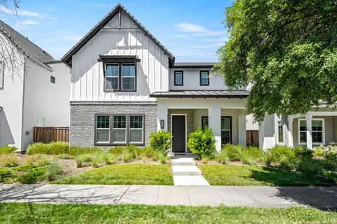 3180 Crocker Dr, Sacramento, CA 95818