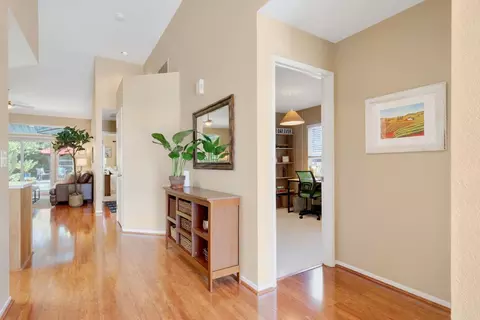 811 La Coruno St, Davis, CA 95618 photo 4