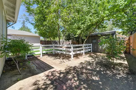 Exterior - 620 B St, Davis, CA 95616 photo 9 of 28