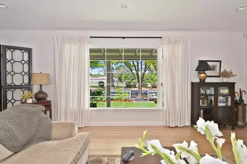 Living - 620 B St, Davis, CA 95616 photo 2 of 5