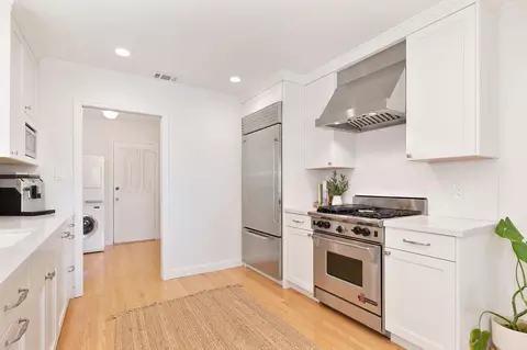 Kitchen - 620 B St, Davis, CA 95616 photo 4 of 4