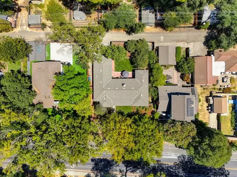 View/Area - 620 B St, Davis, CA 95616 photo 2 of 5
